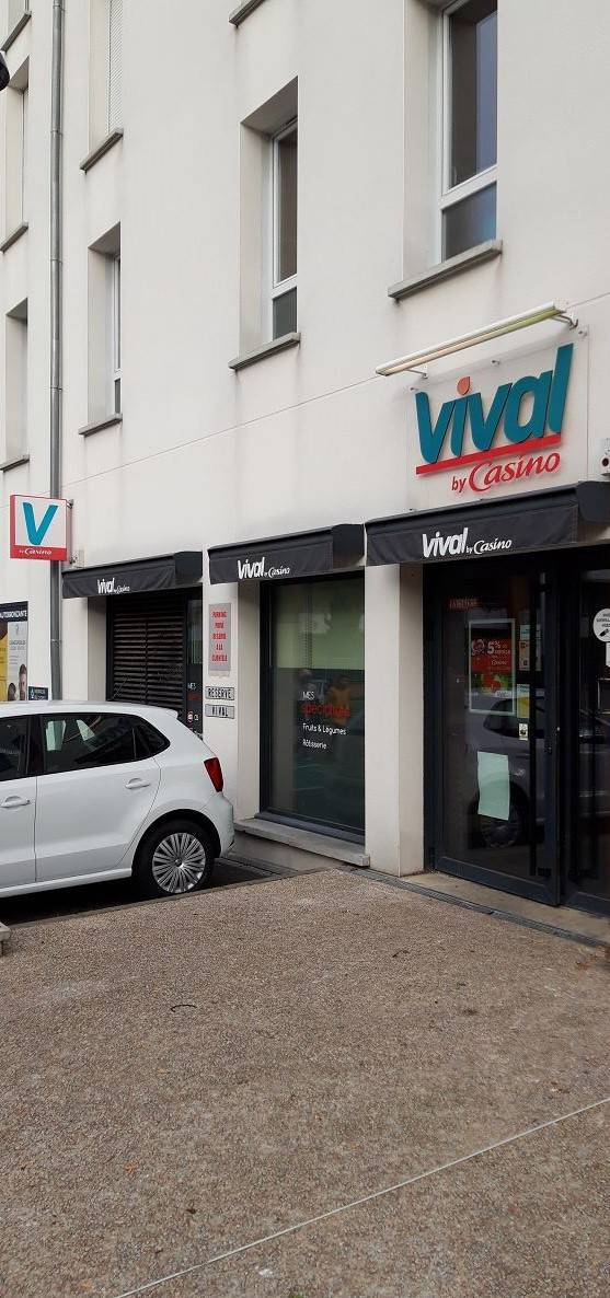 Remplacement de vitrine réfrigérée dans un supérette de proximité dans la région de toulouse proche de l'Union et Balma