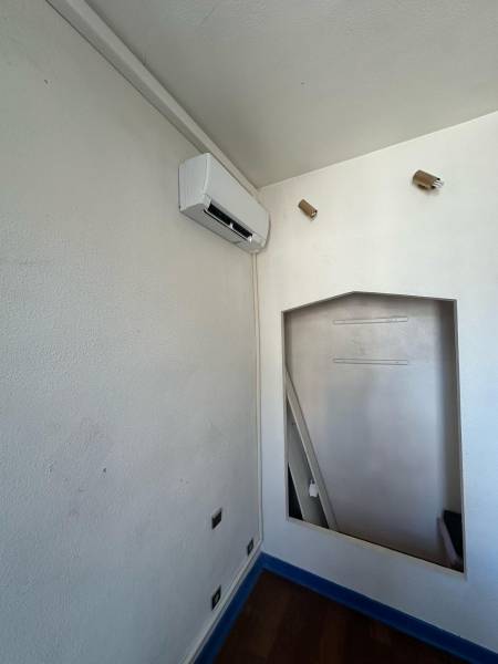 Climatisation réversible Toulouse : Installation Mitsubishi Tri SPLIT dans une maison en plein centre
