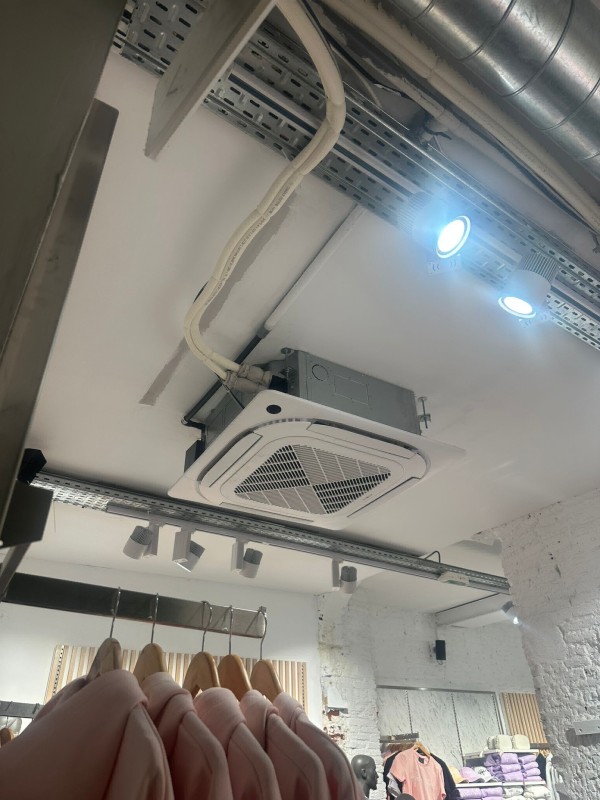 Installation d'une climatisation à Toulouse pour un magasin de prêt à porter