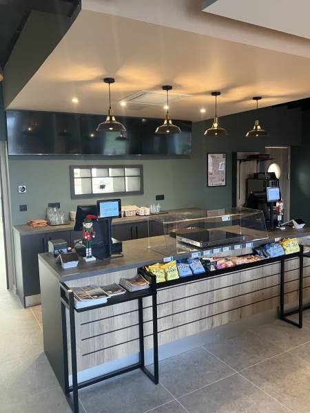 Installation de climatisation cassette et gainable pour un restaurant à Montauban