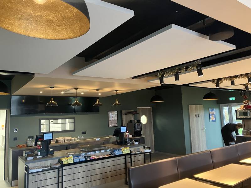 Installation de climatisation cassette et gainable pour un restaurant à Montauban